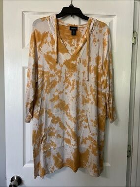 Jones & Co. Mustard Tie-Dye V-Neck Hooded Tunic